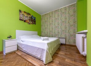 Studio | Silitysrauta/-lauta, ilmainen Wi-Fi, vuodevaatteet