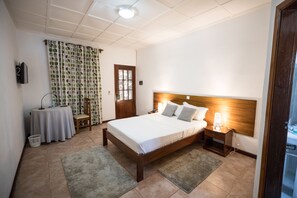 Standard Single Room, 1 Double Bed | Desk, soundproofing, free WiFi, bed sheets