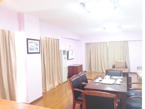 Flat-screen TV - Sogecoa Apart Hotel (Maputo)