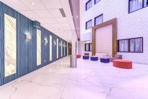 Siddeområde i lobbyen