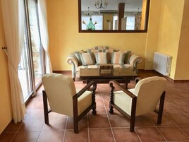 Una televisión de pantalla plana