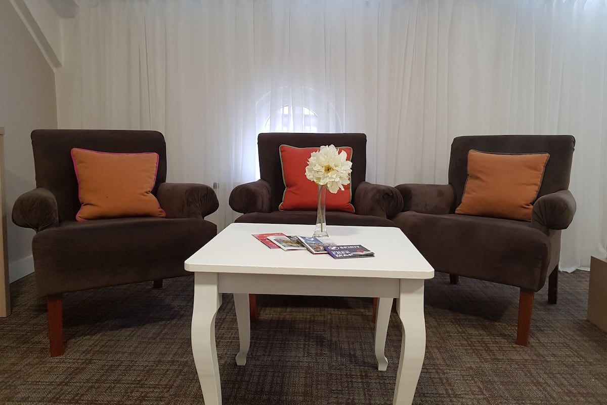 Comfort 2 Bedroom Apartment | Wohnbereich | Flachbildfernseher