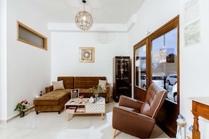 Reception - Deluxe Suites (Chania)
