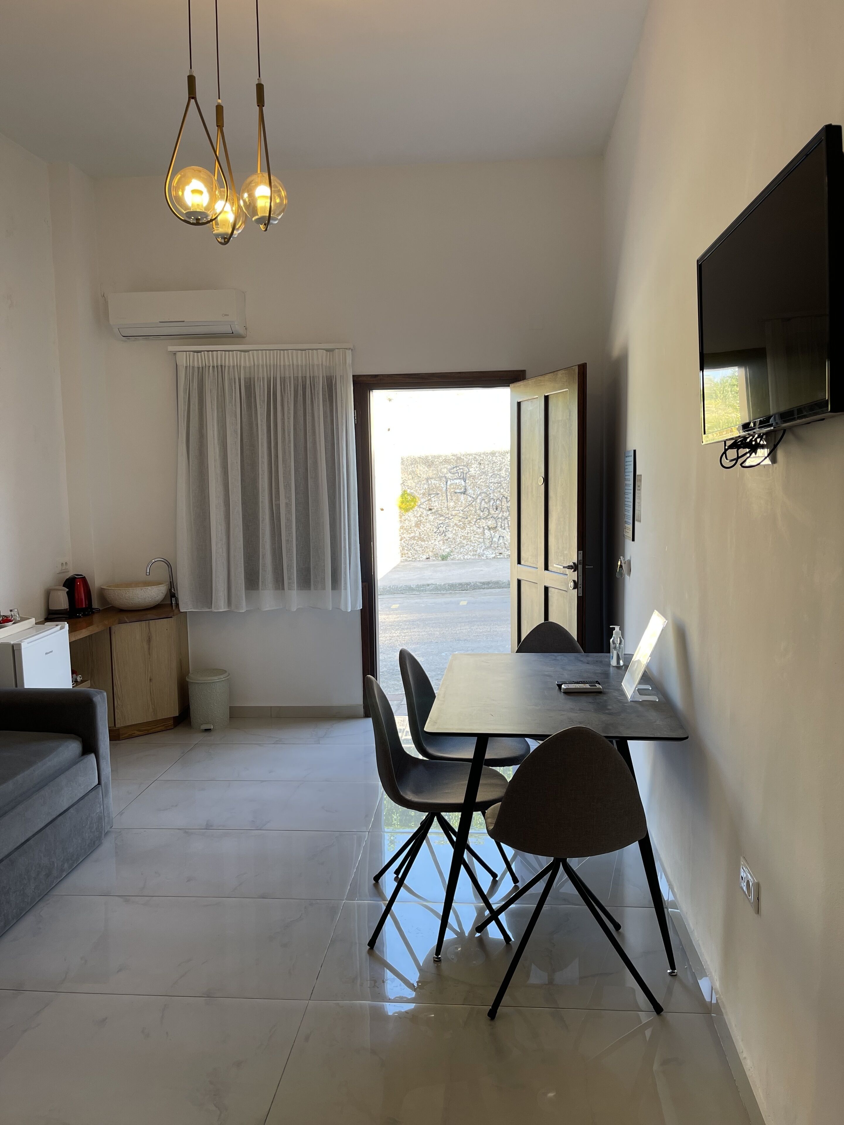 Photo - Deluxe Suites