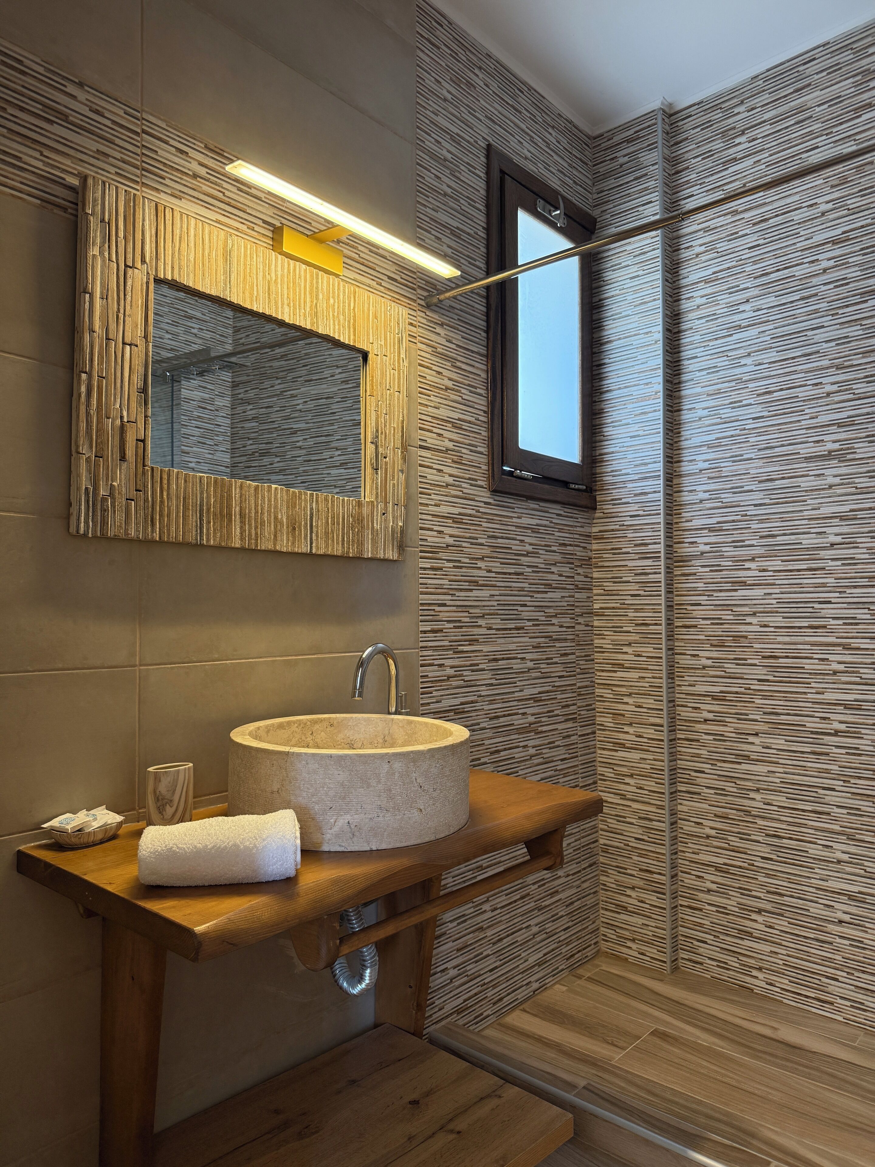 Photo - Deluxe Suites