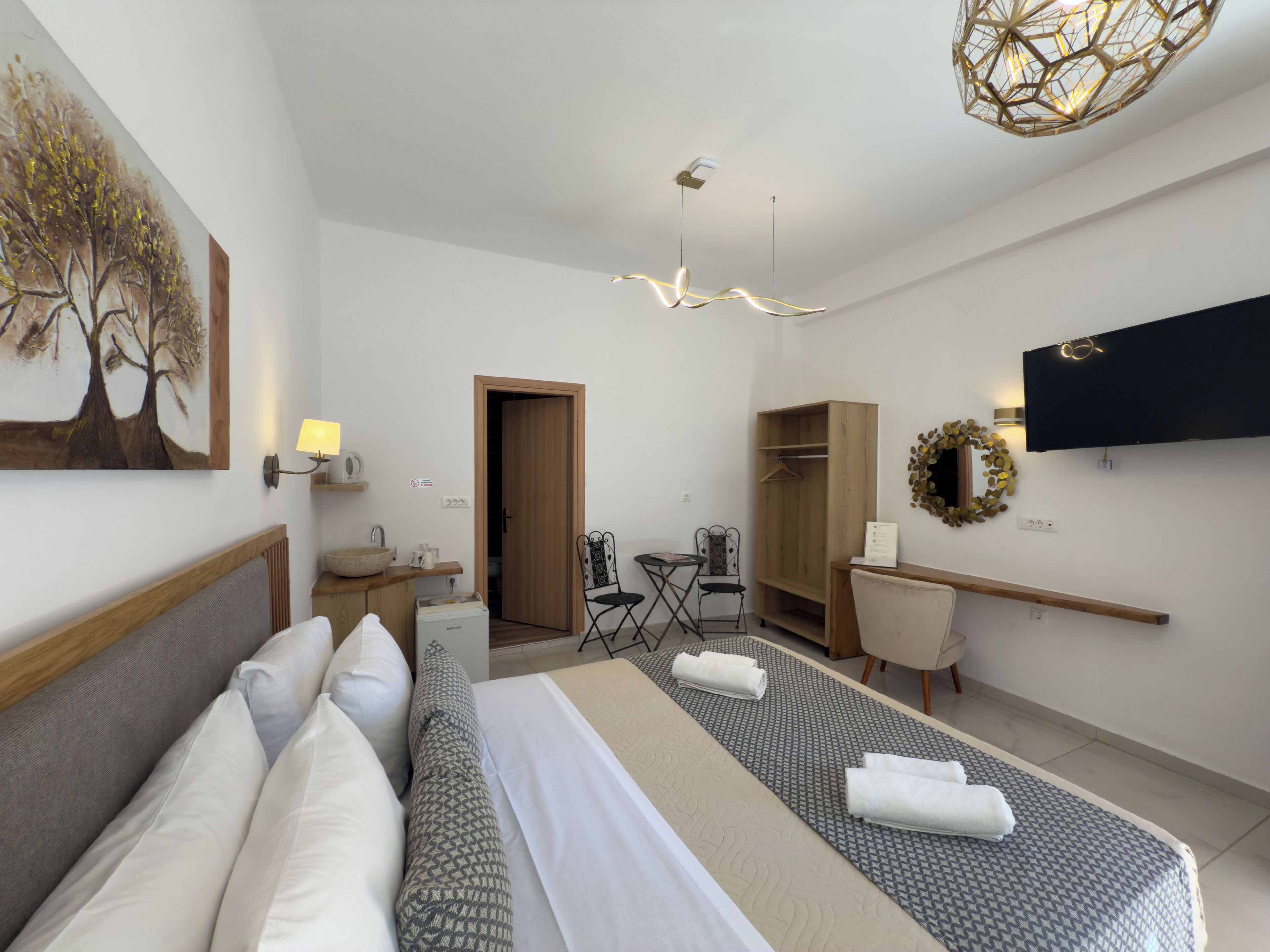 雙人房 | 書桌、隔音、熨斗/熨衣板、免費無線上網