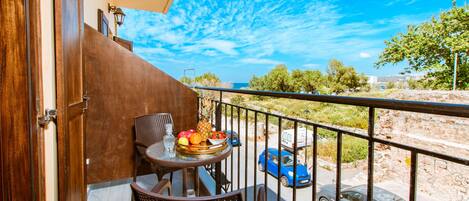 Quadruple Suite Side Sea View | Terrace/patio