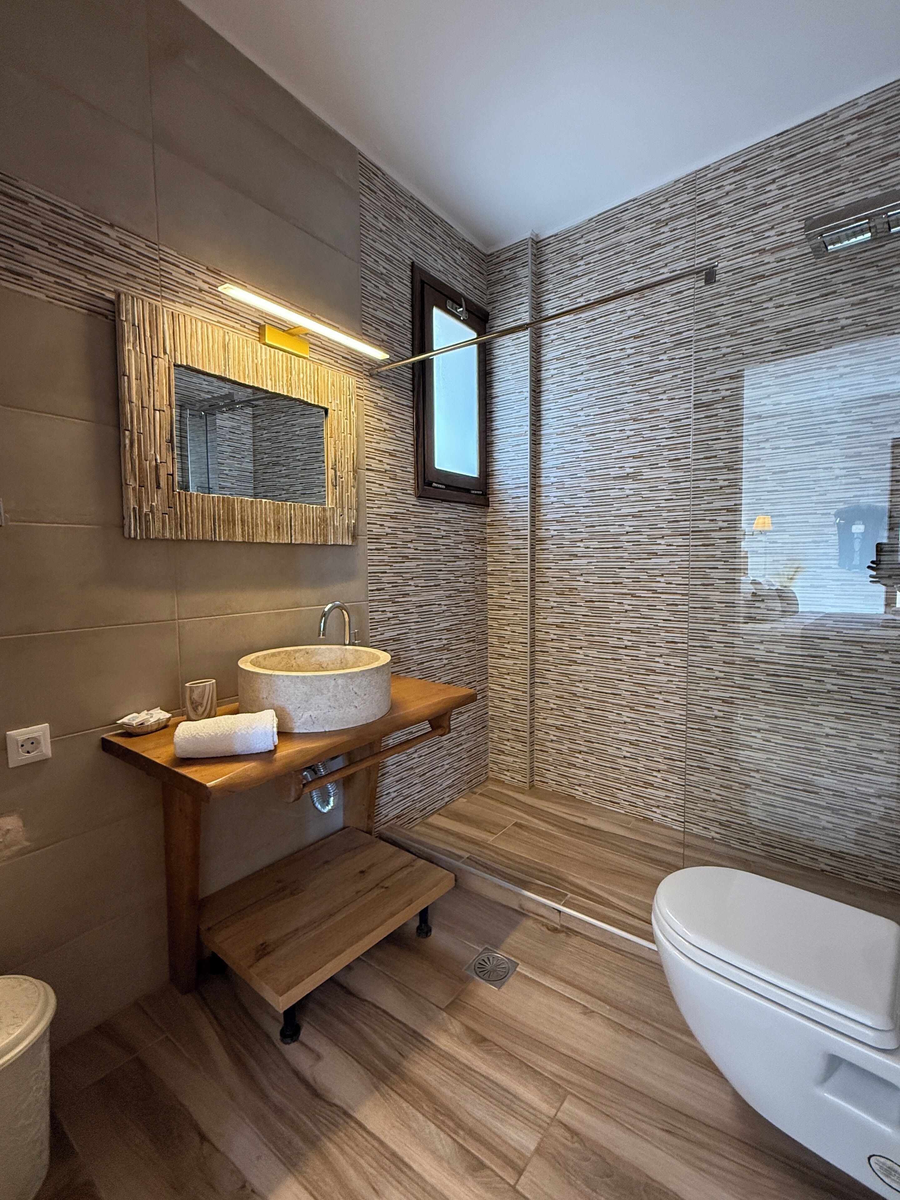 Photo - Deluxe Suites