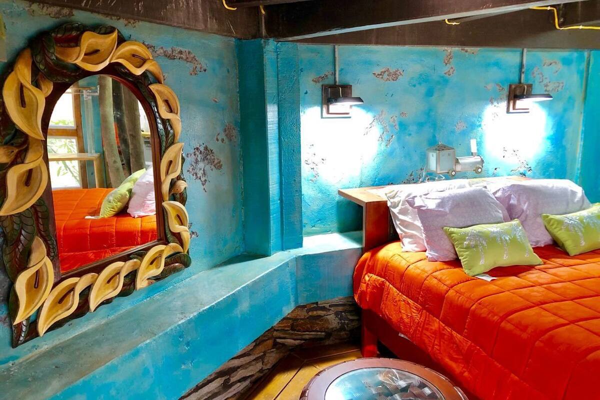 Habitació doble per a ús individual | Decoració individual, wifi gratuïta i roba de llit