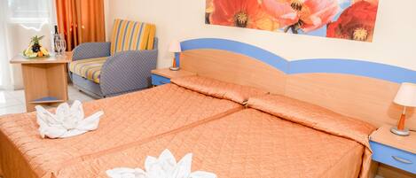 객실 내 금고, 책상, 무료 WiFi