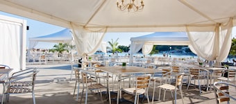 Hotel Dolphin
