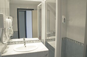 Bathroom - Hotel Dolphin (Varna)