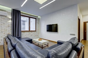 Luxury Suite | 1 bedroom, premium bedding, desk, iron/ironing board - Smolny Park Suite (St. Petersburg)