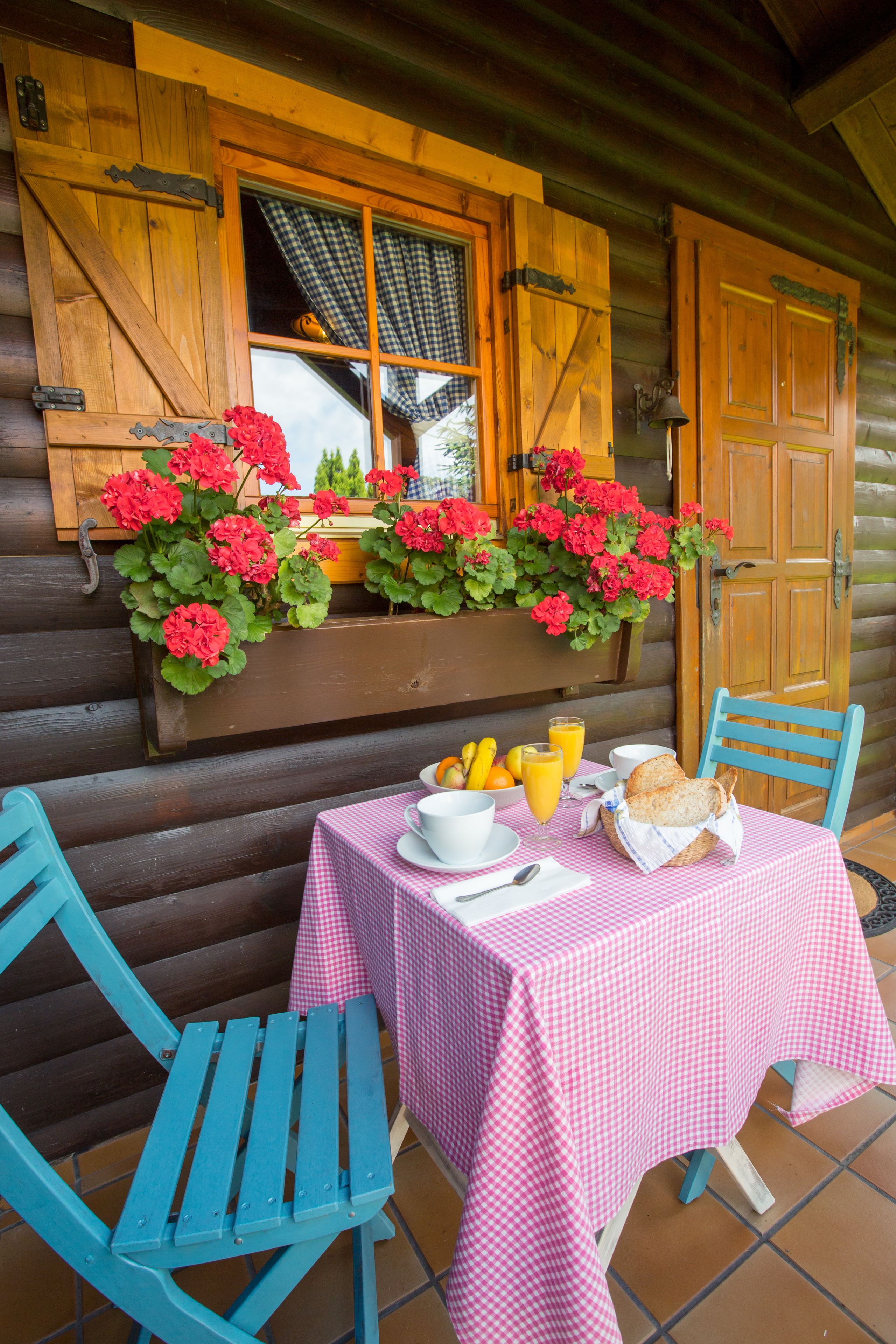 Desayuno continental (EUR 9 por persona) 