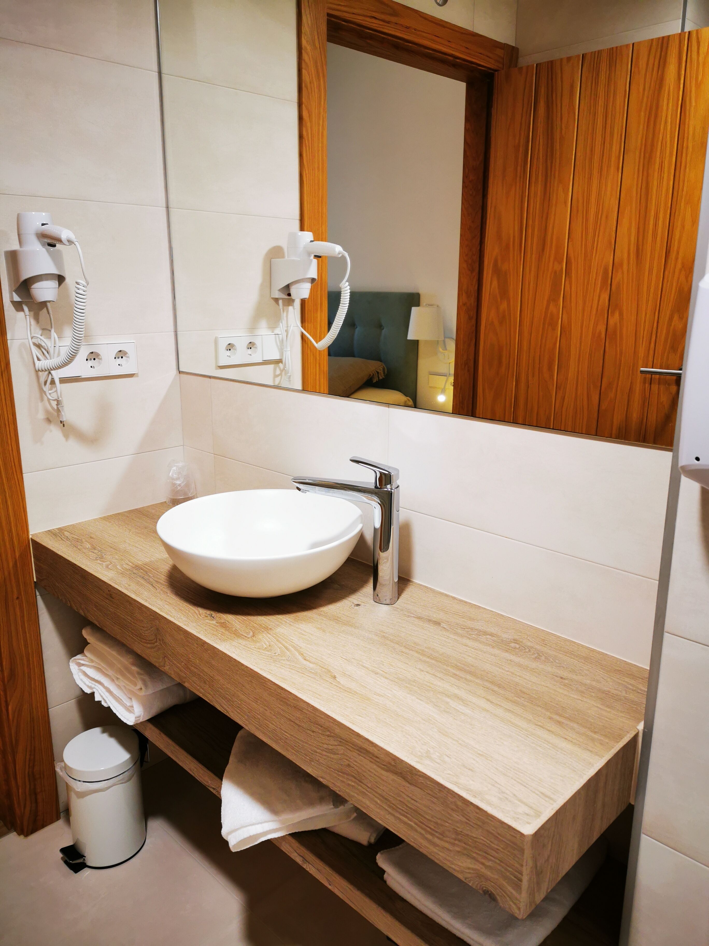 Twin Room, Ensuite | Bathroom