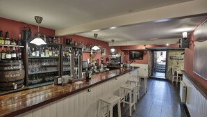 Bar (in der Unterkunft)