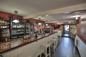 Bar (en el alojamiento)