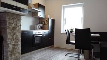 Apartamento, 1 habitación (Alice) | Servicio de comidas en la habitación