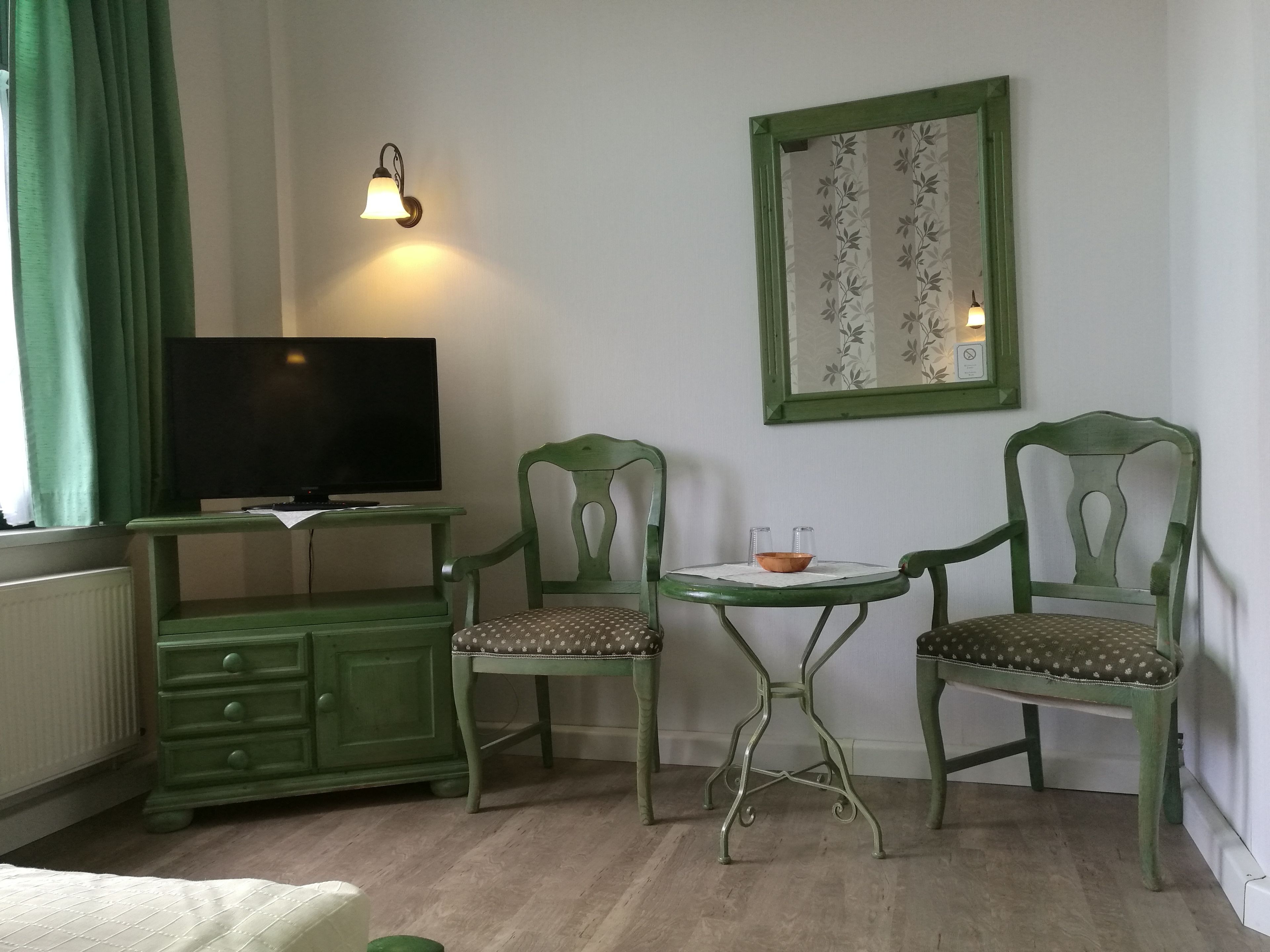 double room | living area | flat-screen tv