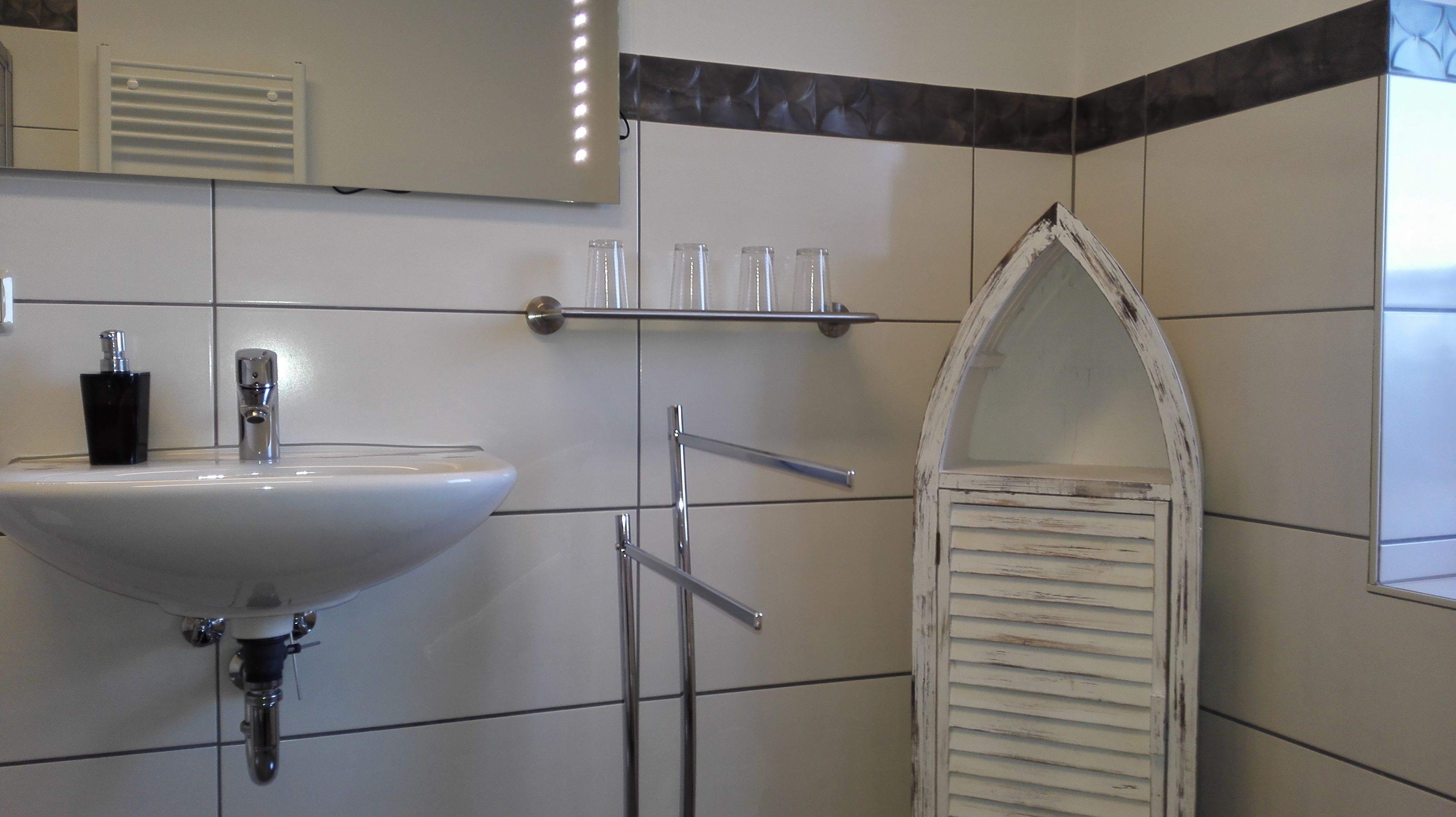 apartment, 1 bedroom (alice) | bathroom | free toiletries, hair dryer, towels