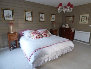 Room (Clémence) - La Pomélie (Blere)