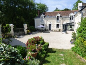 Property grounds - La Pomélie (Blere)