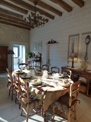 Dining - La Pomélie (Blere)