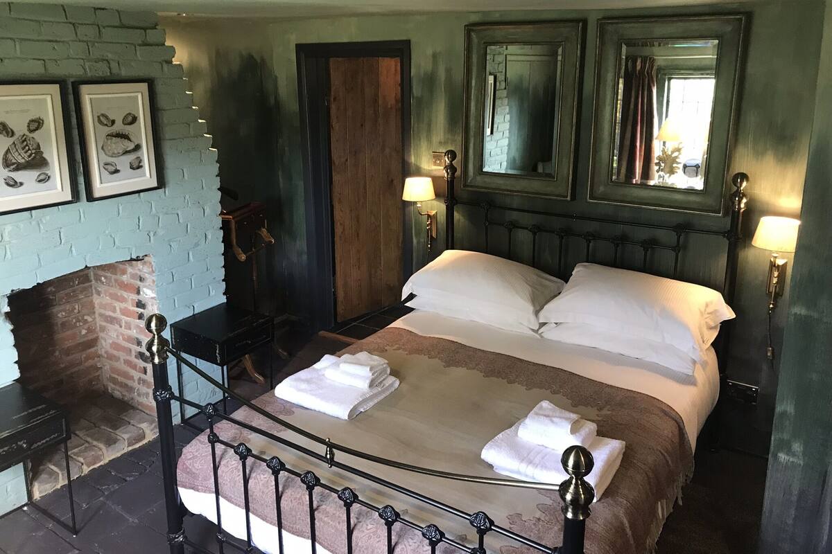 Standard-Doppelzimmer, mit Bad, Gartenblick