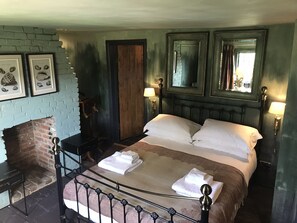 Standard-Doppelzimmer, mit Bad, Gartenblick
