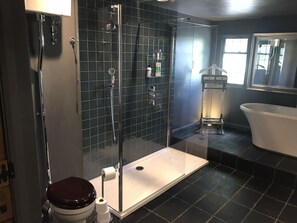 Deluxe-Doppelzimmer, mit Bad, Gartenblick (and Shower) | Badezimmer