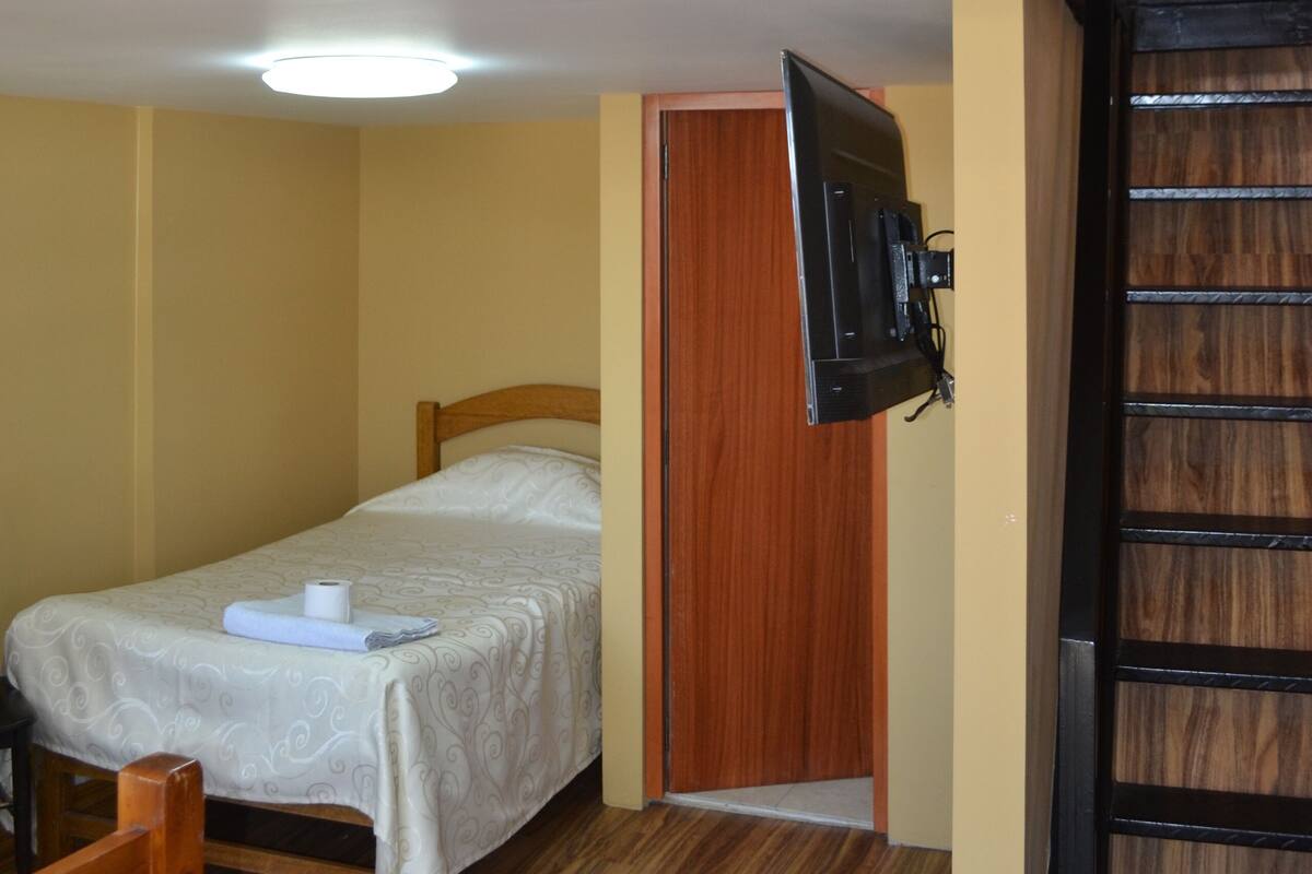 1 bedroom, in-room safe, iron/ironing board (on request), WiFi (free)