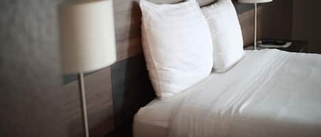 ملاءات من القطن المصري وأغطية فراش متميزة وألحفة محشوة بالريش