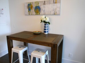 Condo, 1 Queen Bed | In-room dining - Beautifully 1BR Condo at the Waterfront (Toronto)