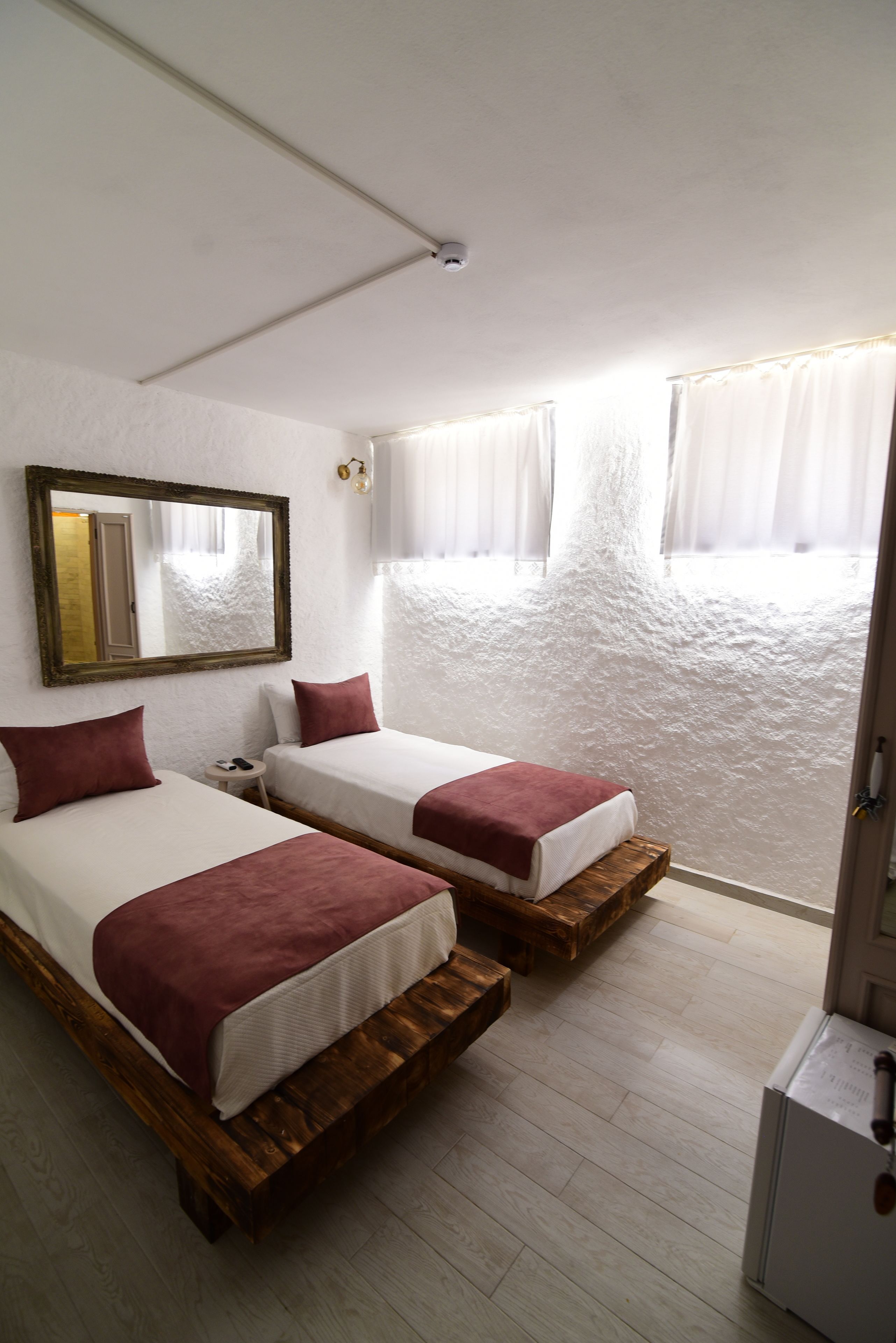 twin room, basement floor (bodrum kat oda, iki ayri yatakli) | egyptian cotton sheets, premium bedding, minibar