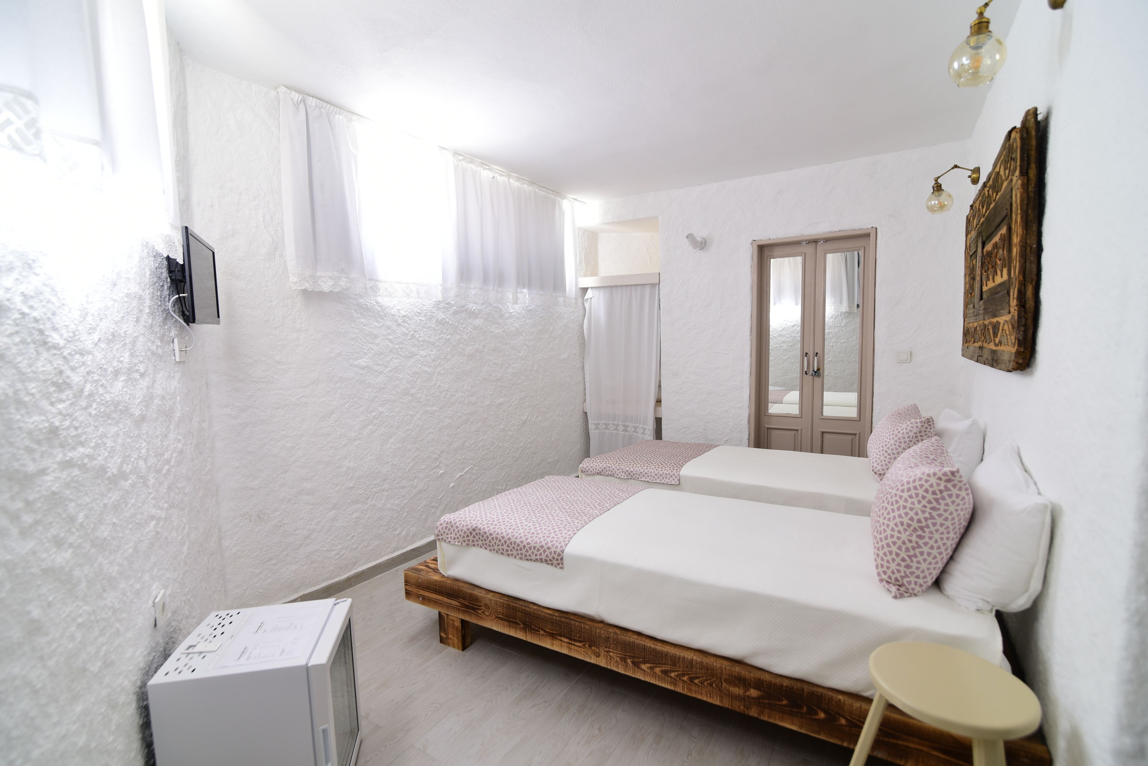 twin room, basement floor (bodrum kat oda, iki ayri yatakli) | egyptian cotton sheets, premium bedding, minibar