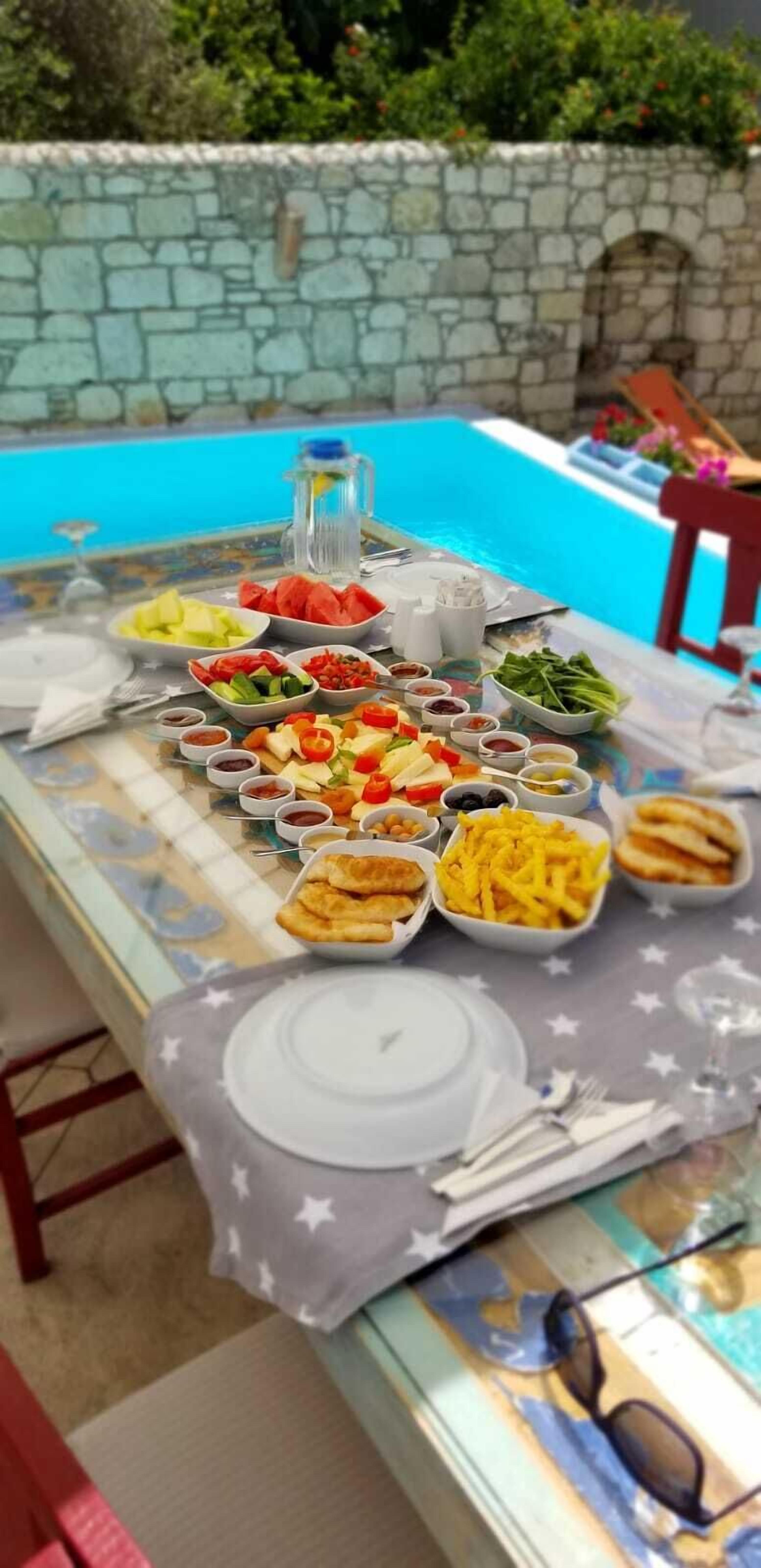 outdoor pool, pool loungers