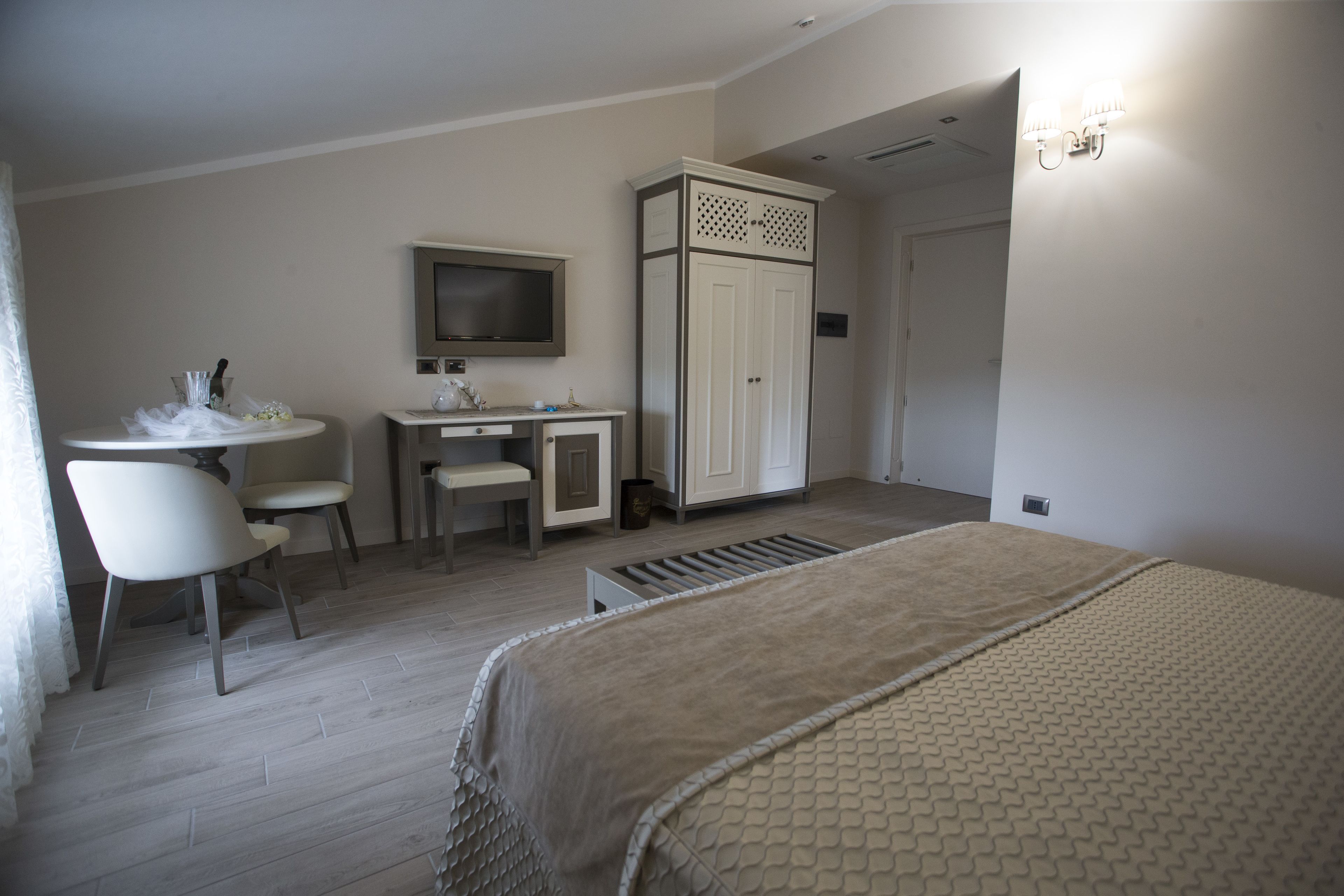 minibar, in-room safe, soundproofing, free wifi