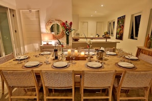 Luxury Villa, 4 Bedrooms | In-room dining