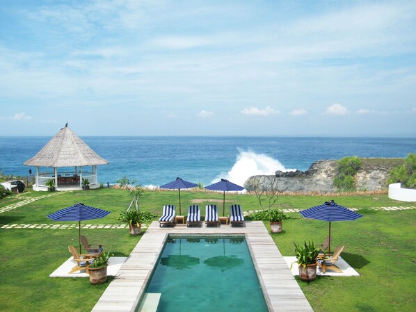 Outdoor pool - Villa Putih (Lembongan Island)