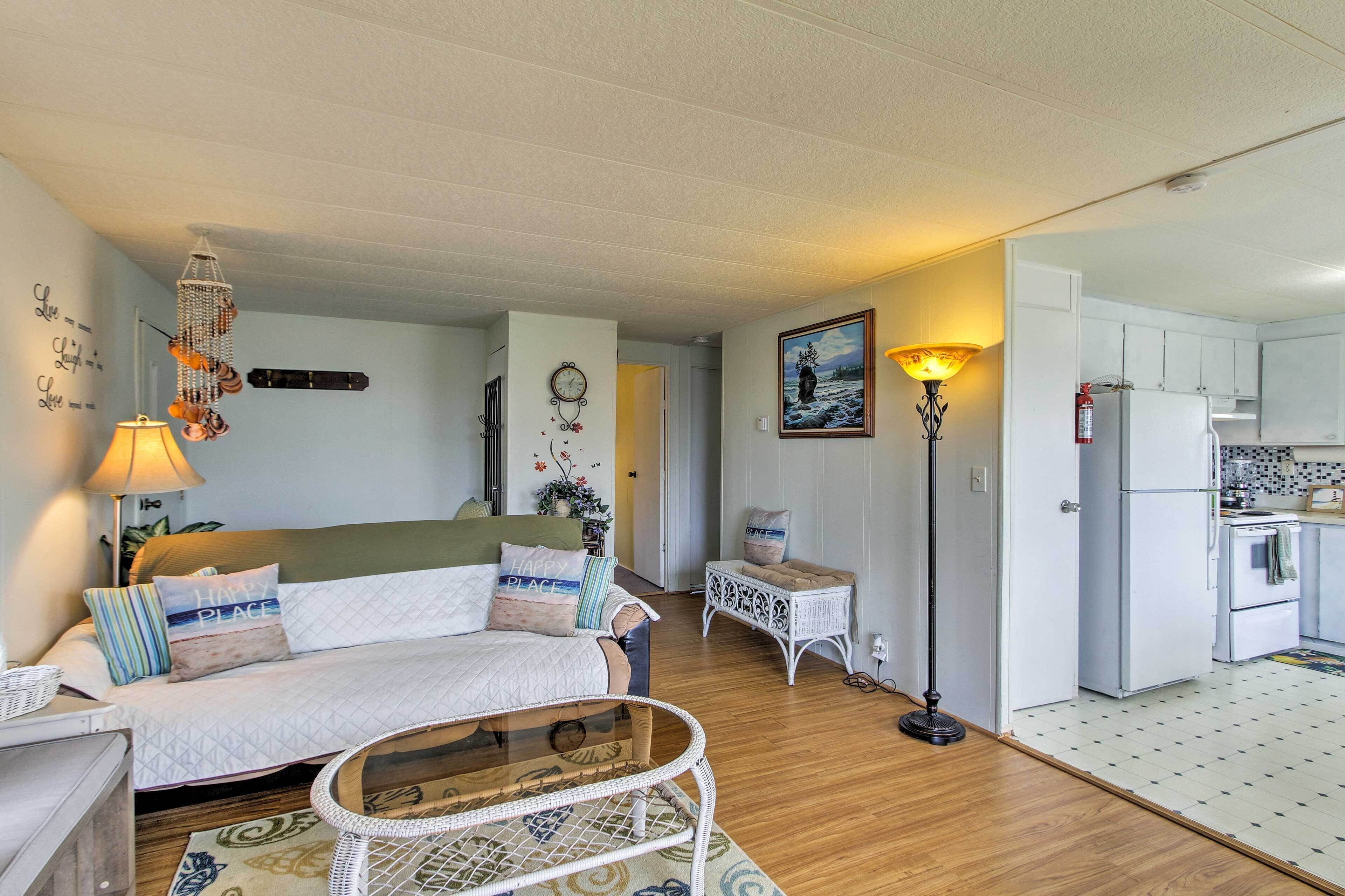 'The Little Orca's'- Short Walk to the Beach!