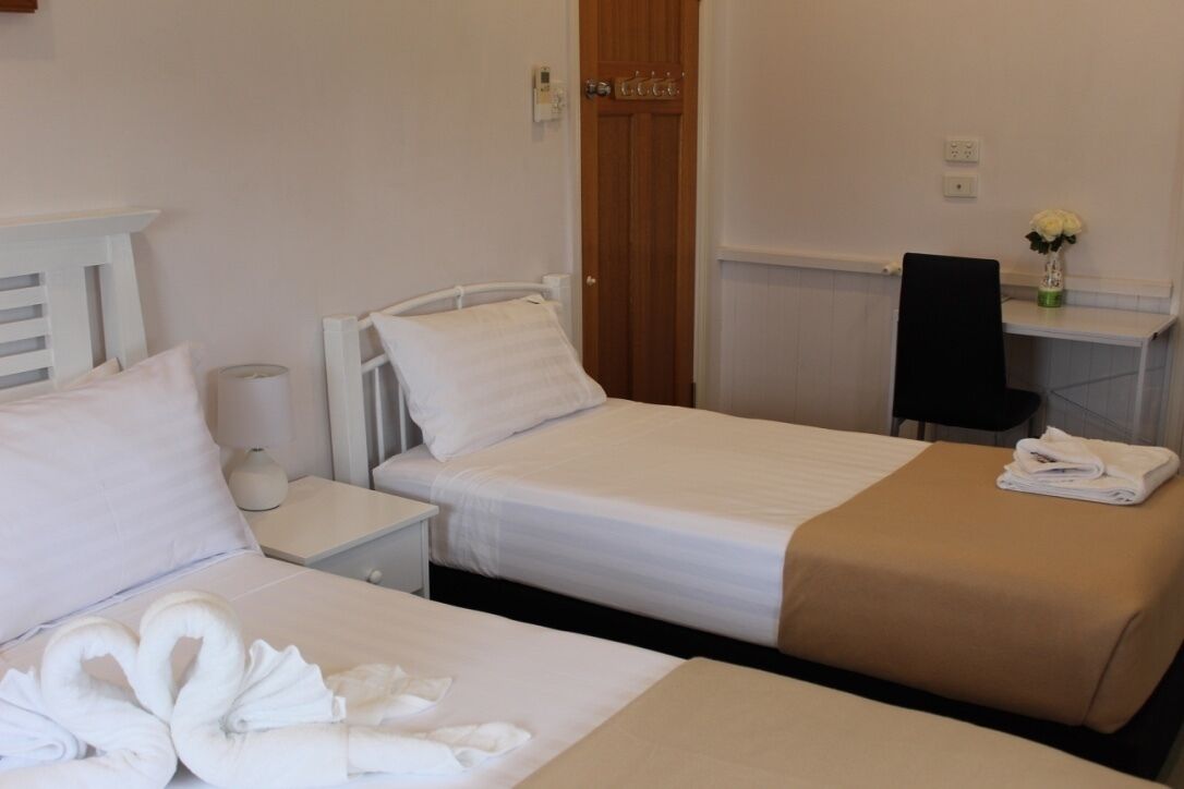 Cairns Central Walking Distance Upstairs — image 17