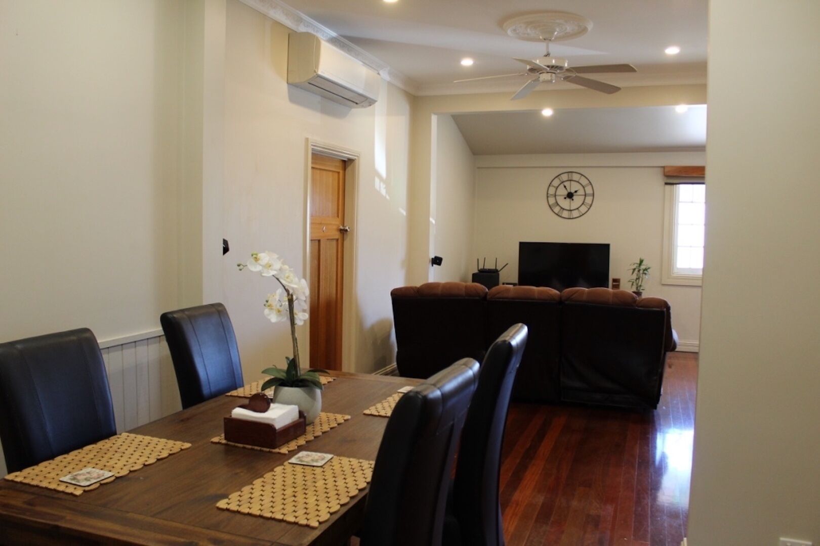 Cairns Central Walking Distance Upstairs — image 7