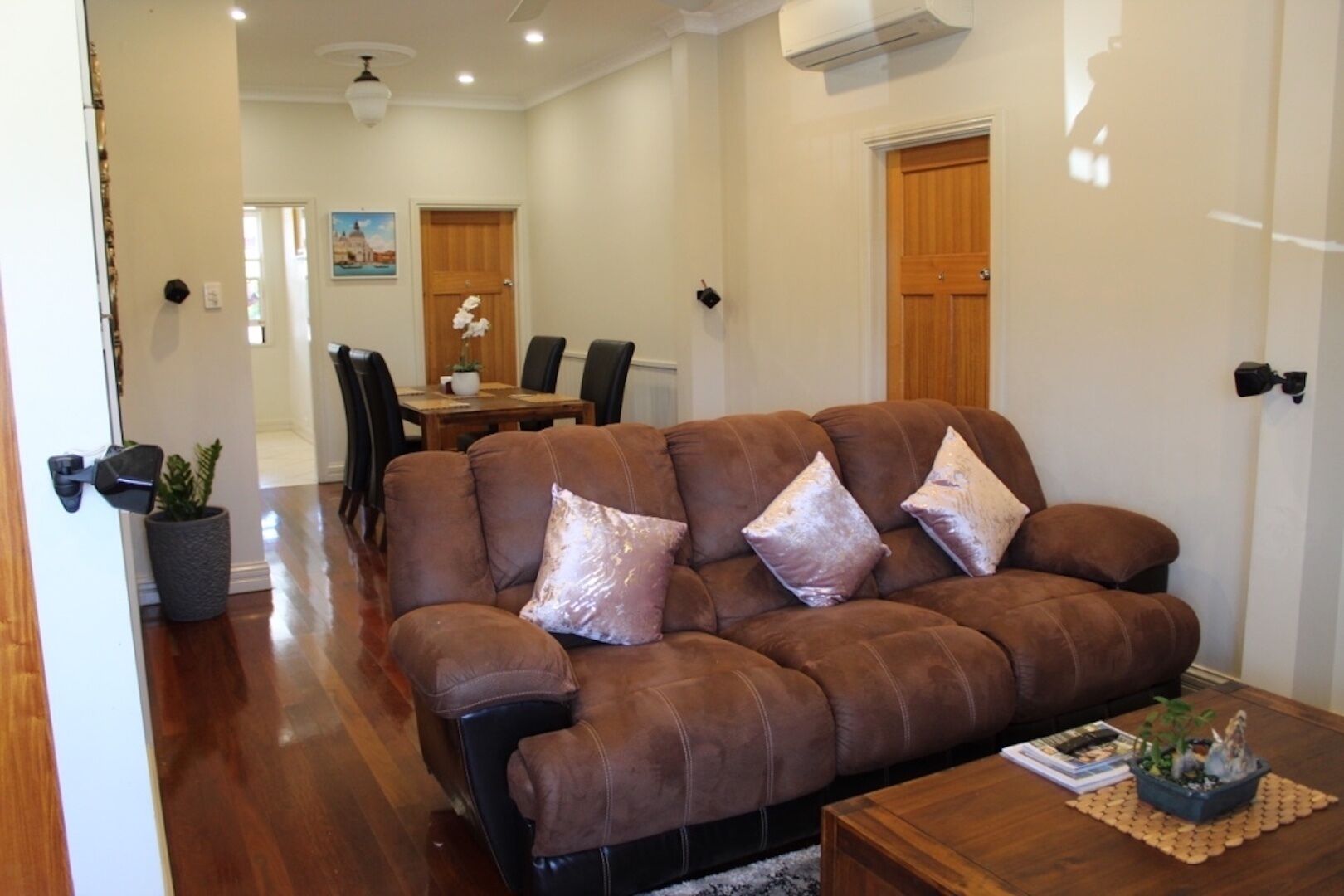 Cairns Central Walking Distance Upstairs — image 6