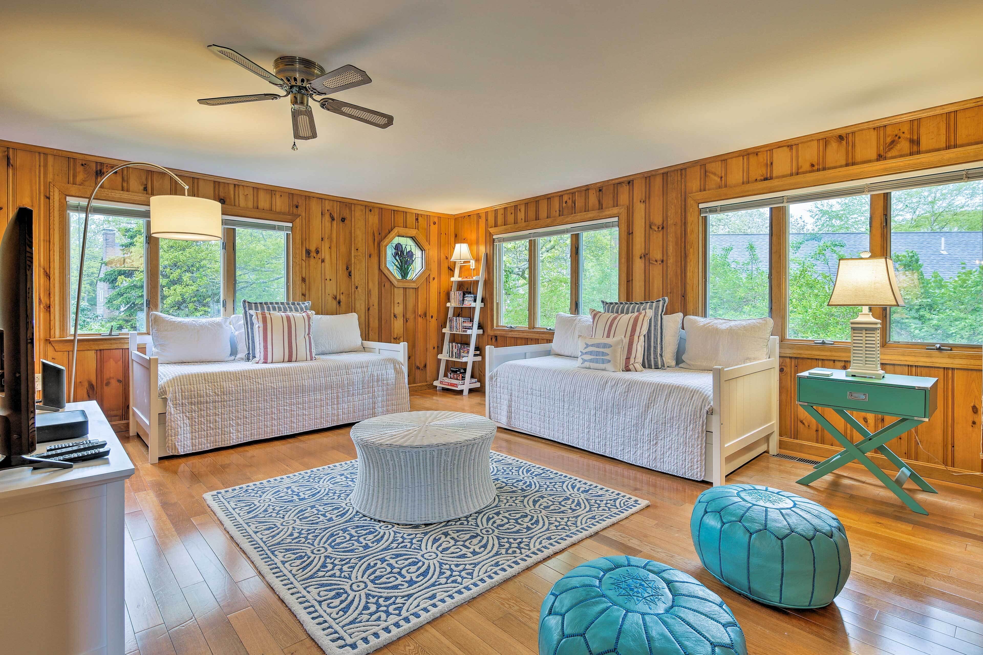 Spacious Getaway w/Deck - Walk to Nantucket Sound!