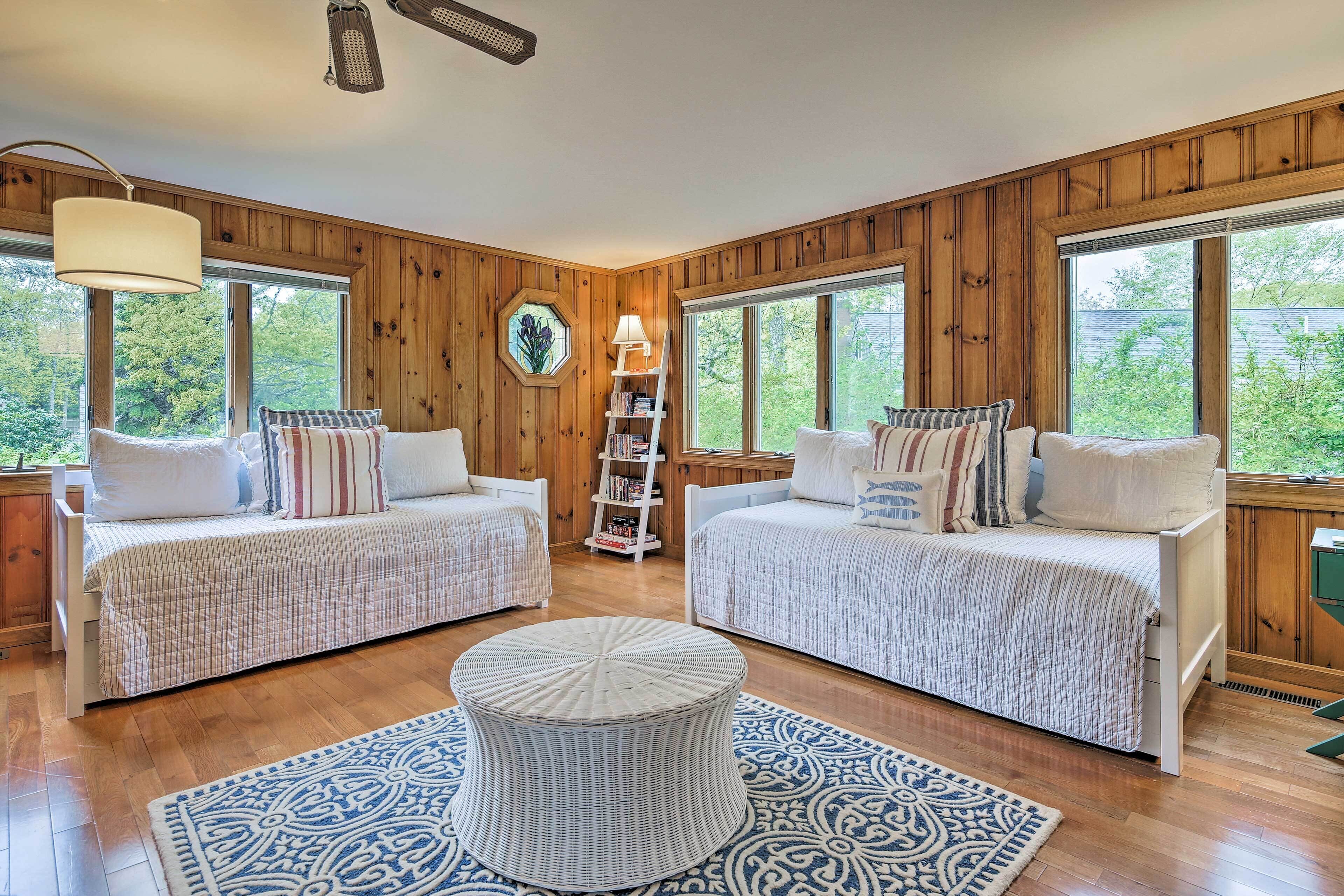 Spacious Getaway w/Deck - Walk to Nantucket Sound!