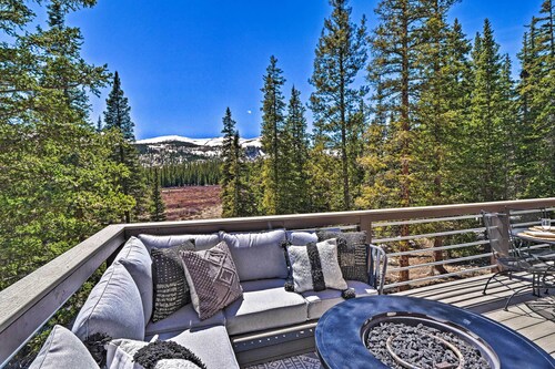 Mountain Cabin w/ Views + Firepit: 25 Mi to Skiing