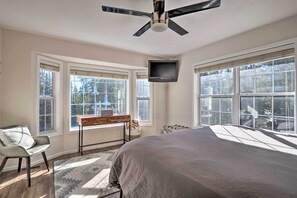 3 Schlafzimmer, Schreibtisch, Bügeleisen/Bügelbrett, Reisekinderbett