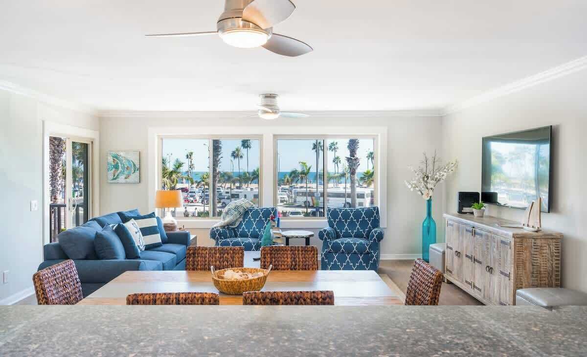 Una Smart TV, una oficina