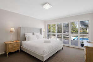 5 bedrooms, iron/ironing board, free WiFi, bed sheets