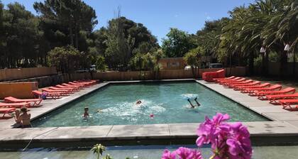Bungalows und Wohnwagen Meer und Pool